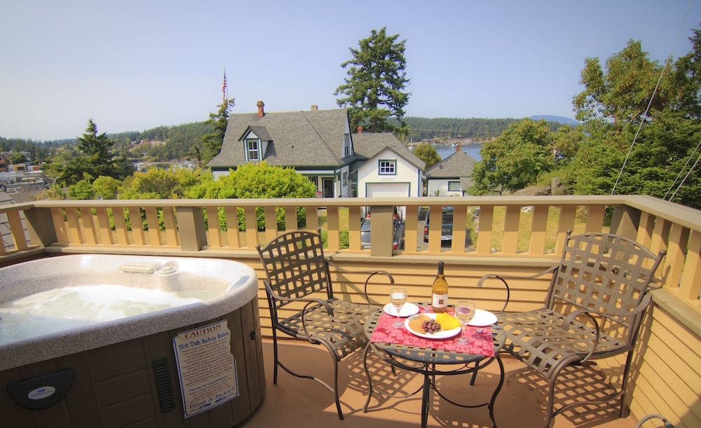 Guest room at our Bed and Breakfast near the Friday Harbor ferry