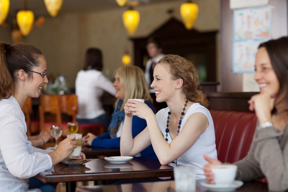 women enjoying casual lunch at the best Friday harbor restaurants