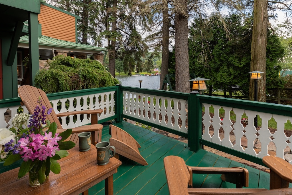 After your fallingwater tours, head back to our romantic bed and breakfast on Deep Creek Lake