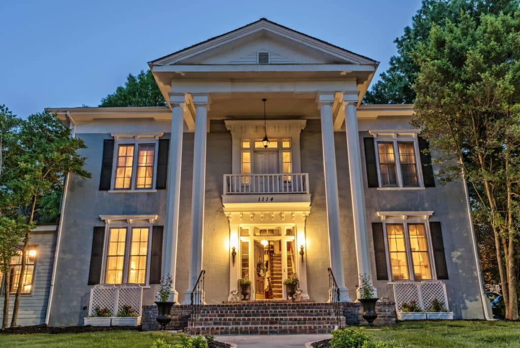 The exterior of Silver Heart Inn, one of the most unique places to stay in Missouri.