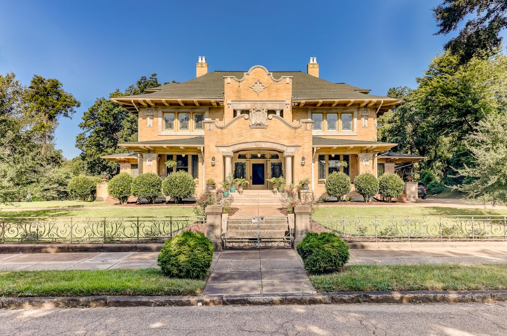 Exterior of Oak Hall Bed and Breakfast, a Mission Revival home in Vicksburg Mississippi.