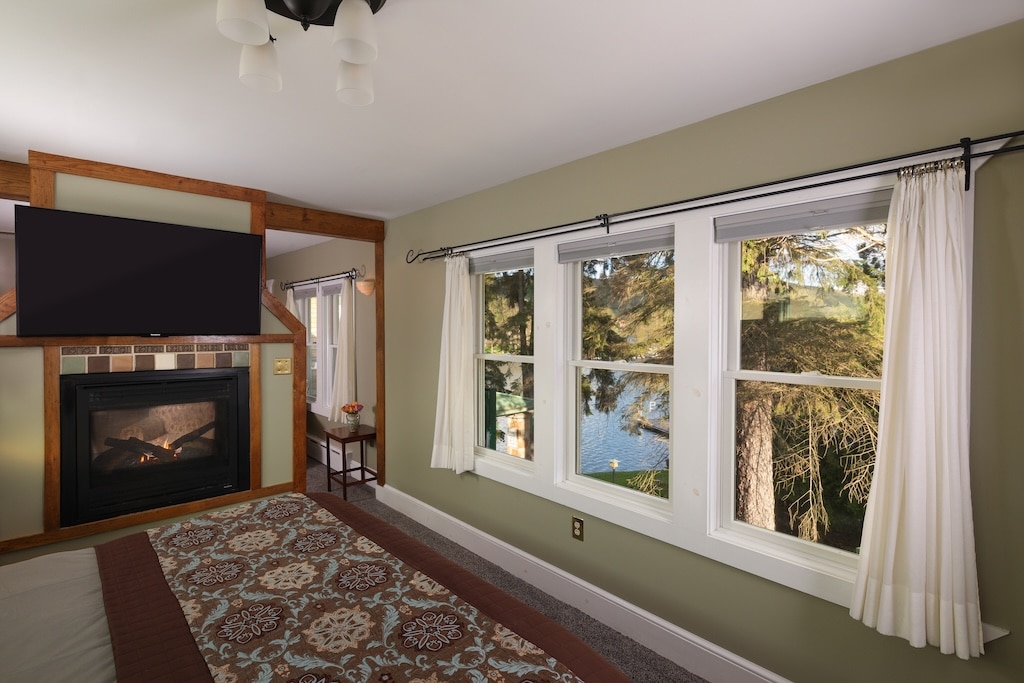 Places to Stay in Deep Creek Lake