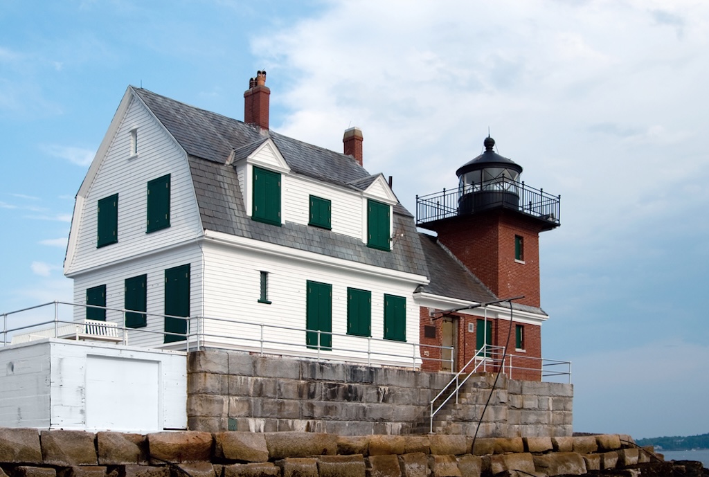 visit the Rockland Breakwater Lighthouse this fall, closeup of lightkeeper house.