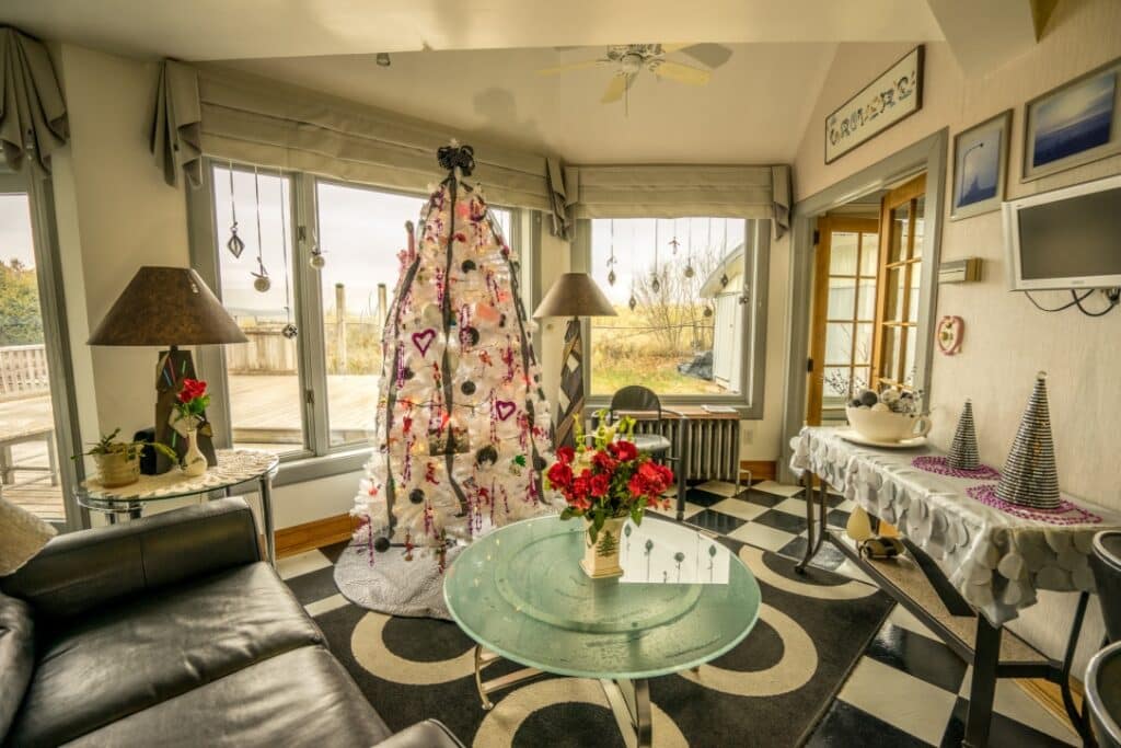 The festive decorations at Solglimt will make your holiday getaway merry and bright.