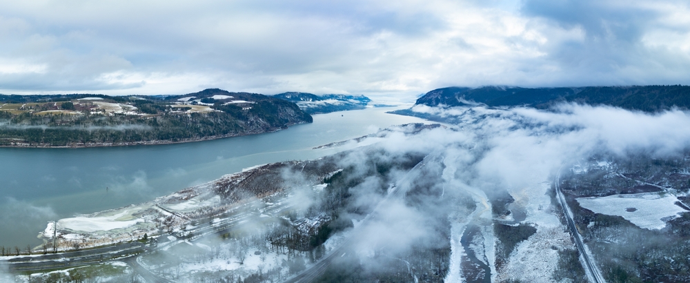 Winter in the Columbia River Gorge - the Perfect Christmas getaway in Washington