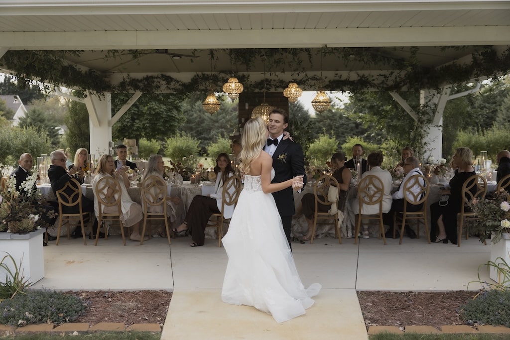 Couple getting married at one of the best small wedding venues in Iowa