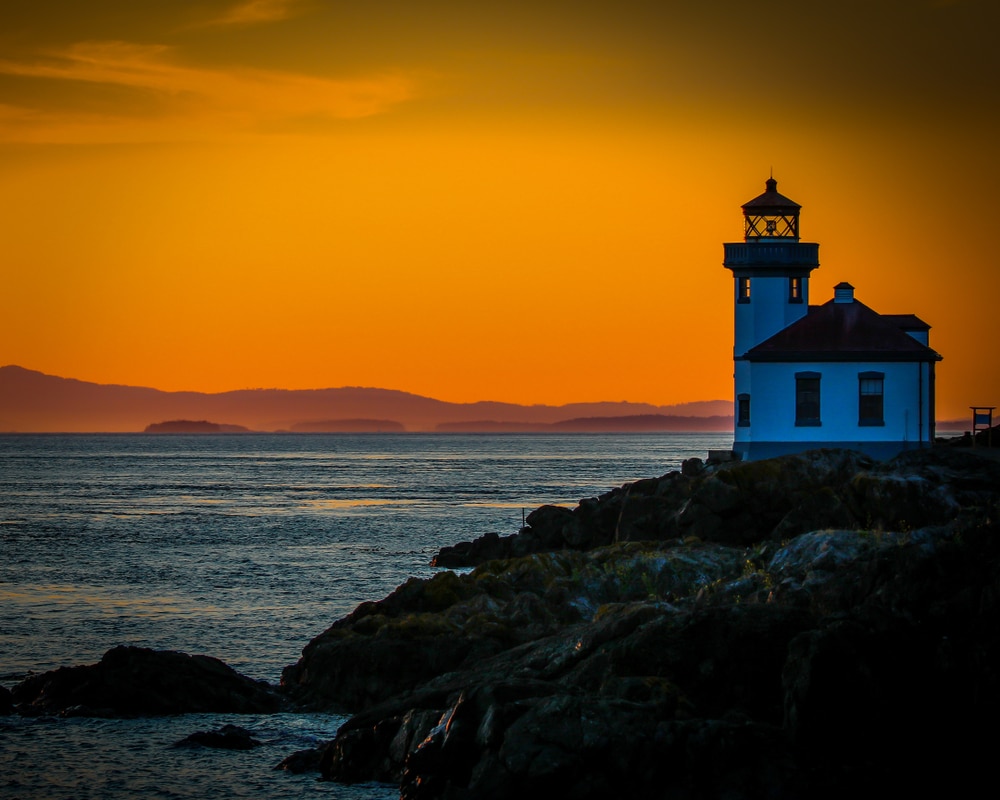 Sunset at Lime Kiln State Park is one of the most romantic things to do during your romantic getaways in Washington State