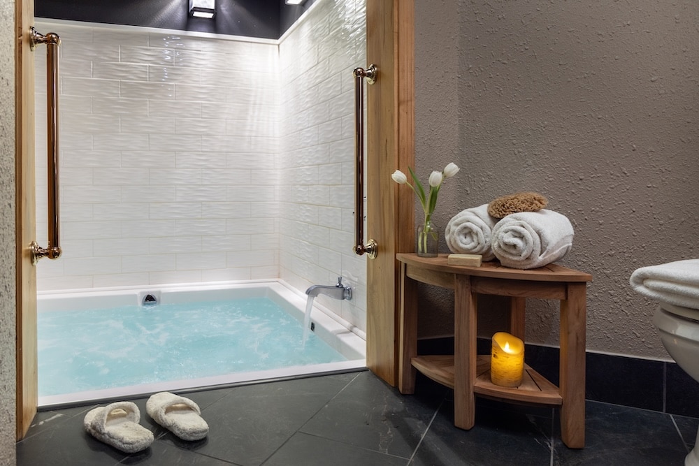 One of the generous soaking tubs at our Couples Retreat in Wisconsin