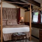 Paris Suite 4 poster bed