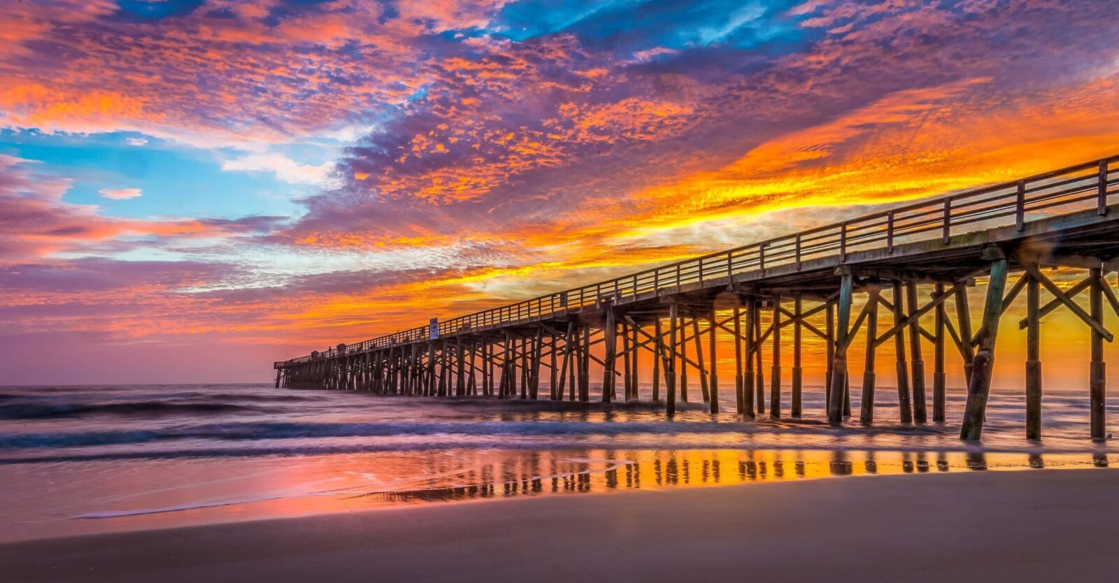Sunrise and Sunset at the Flagler Beach Pier is one of the best things to do on Valentine's Day Getaways.
