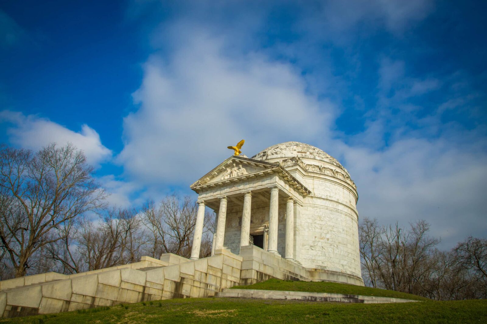 War Memorial at Vicksburg, one of the best things to do in Mississippi for couples.