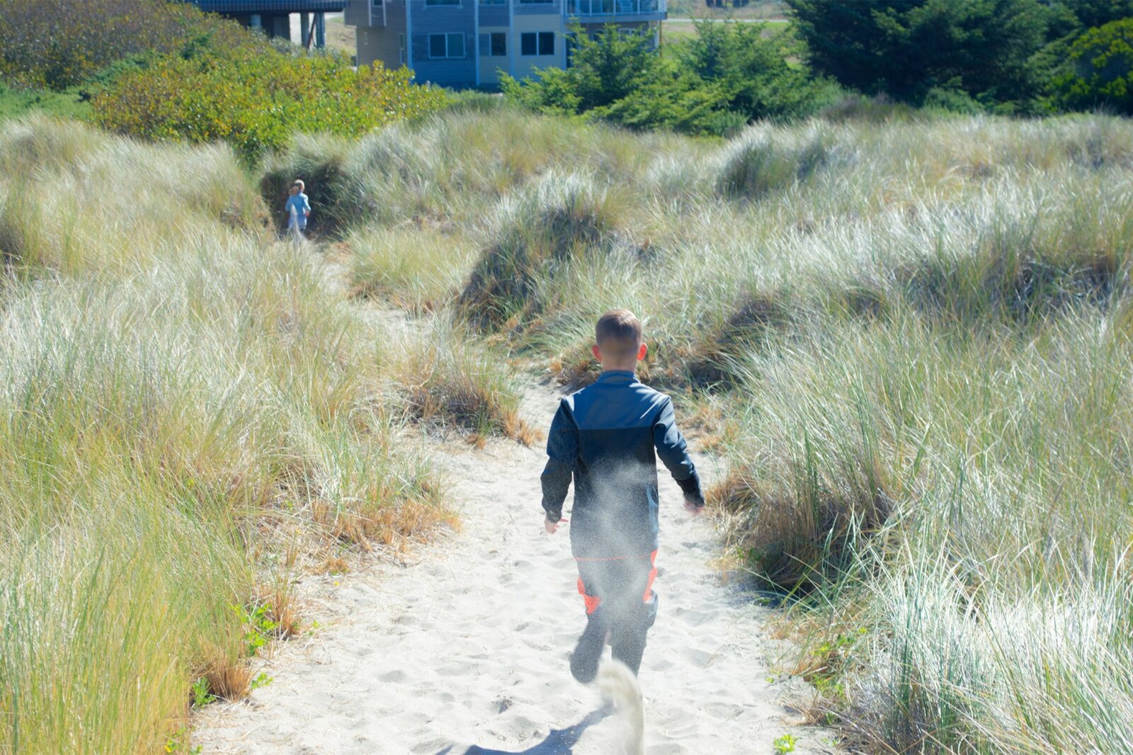 Kids on trail from Inn at Face Rock to Bandon Beach.