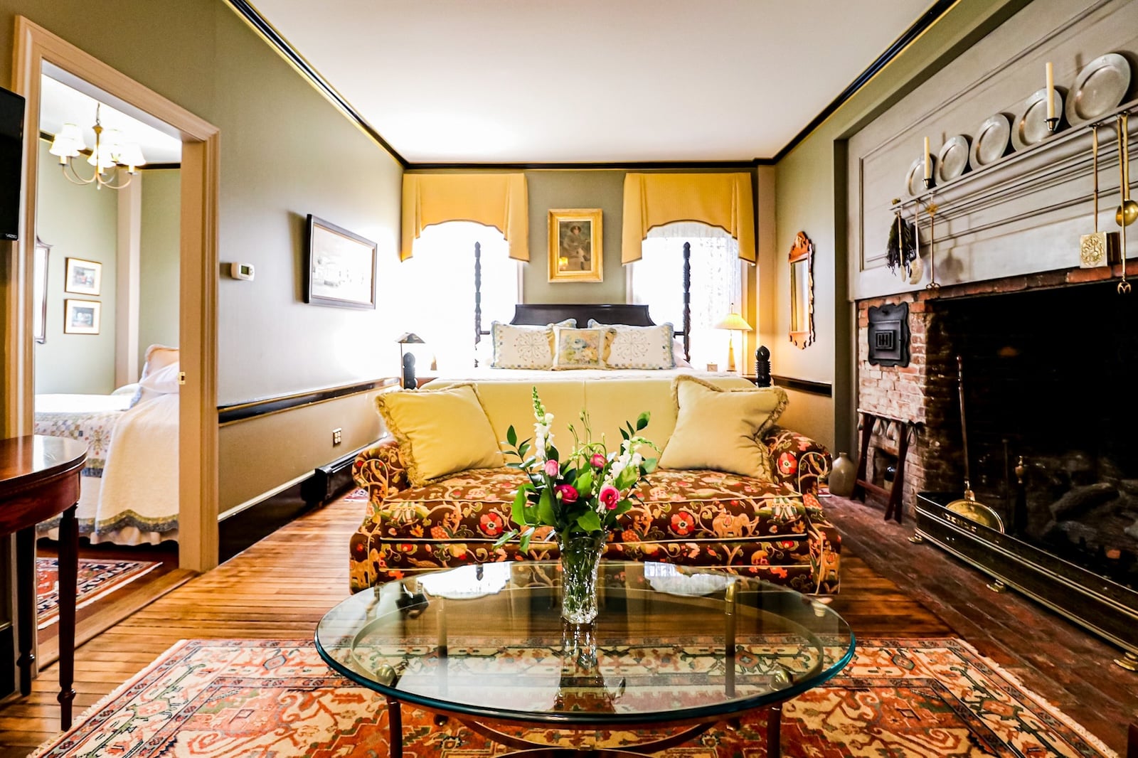 After visiting the Exeter Farmers Market stay at the best Exeter Hotel. Fine furnishings, stunning decor , and warm hospitality are just a few reasons you will enjoy a stay here. Spacious suites like this one make room for extra guests. 