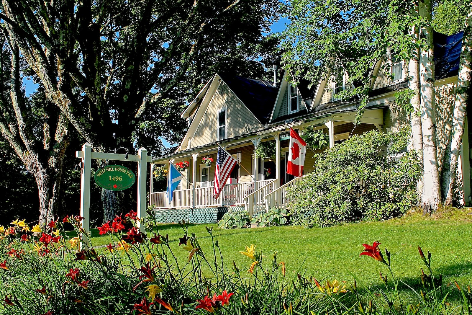 The front garden of our Vermont Bed and Breakfast 
