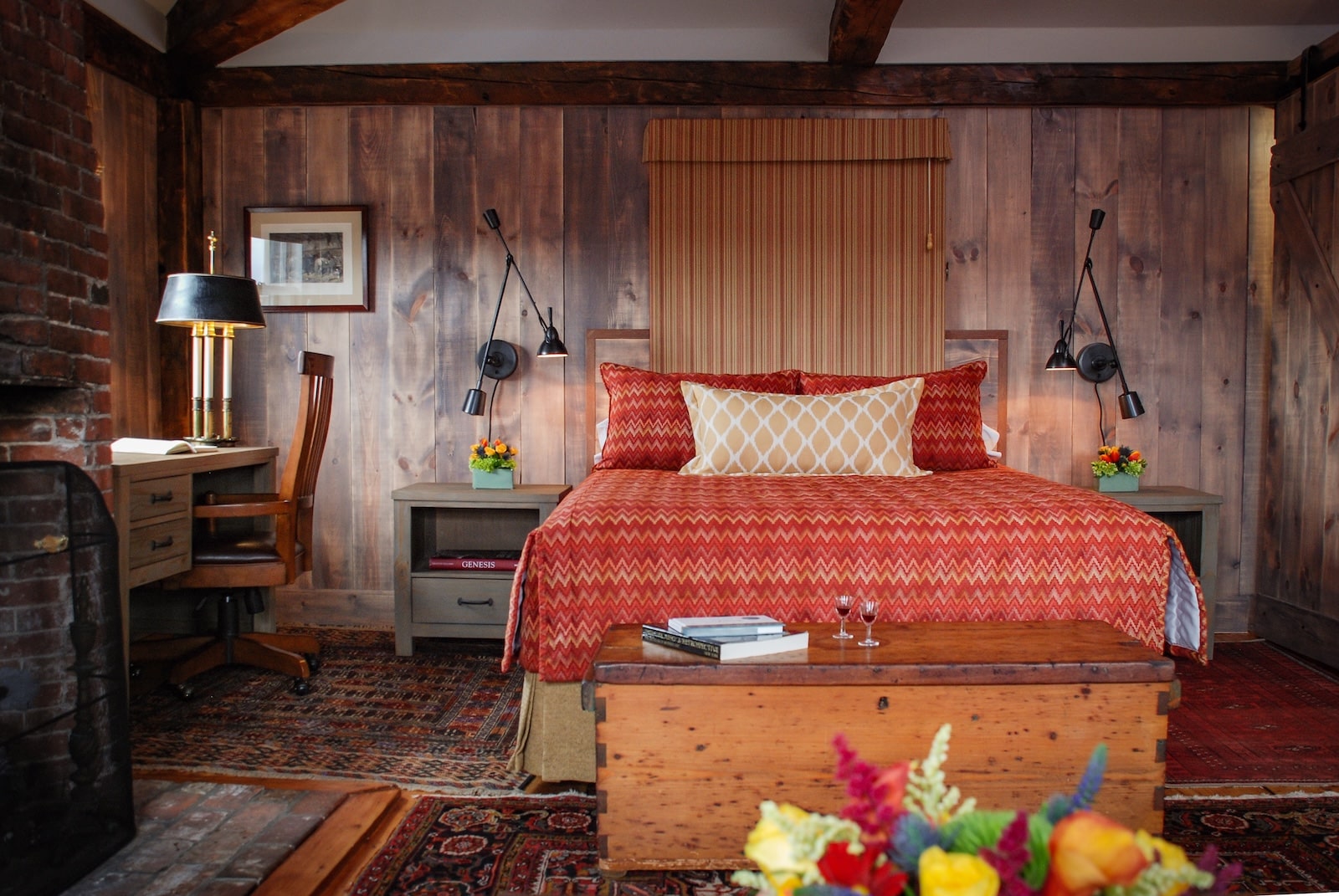 Stay at one of the premier Luxury Hotels in New Hampshire. Enjoy a spacious suite with king sized bed and high end amenities. 