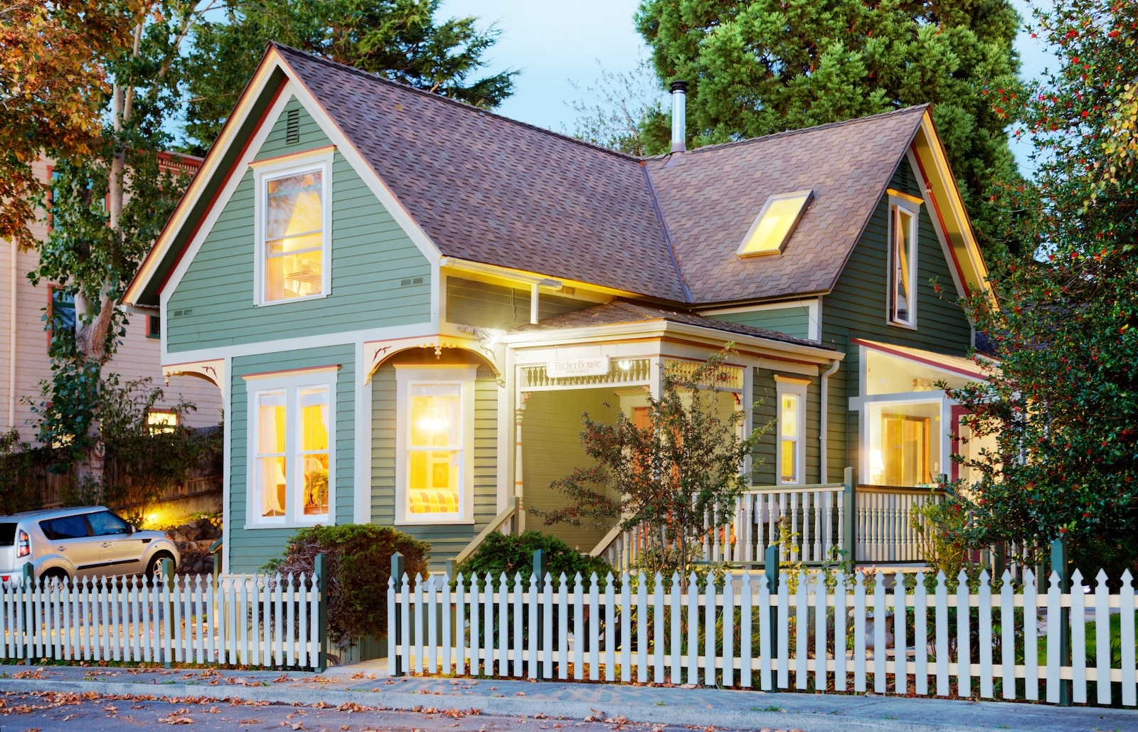 Stay at the best Bed and Breakfast on San Juan Island. This is the facade of Tucker House Inn in the evening. 