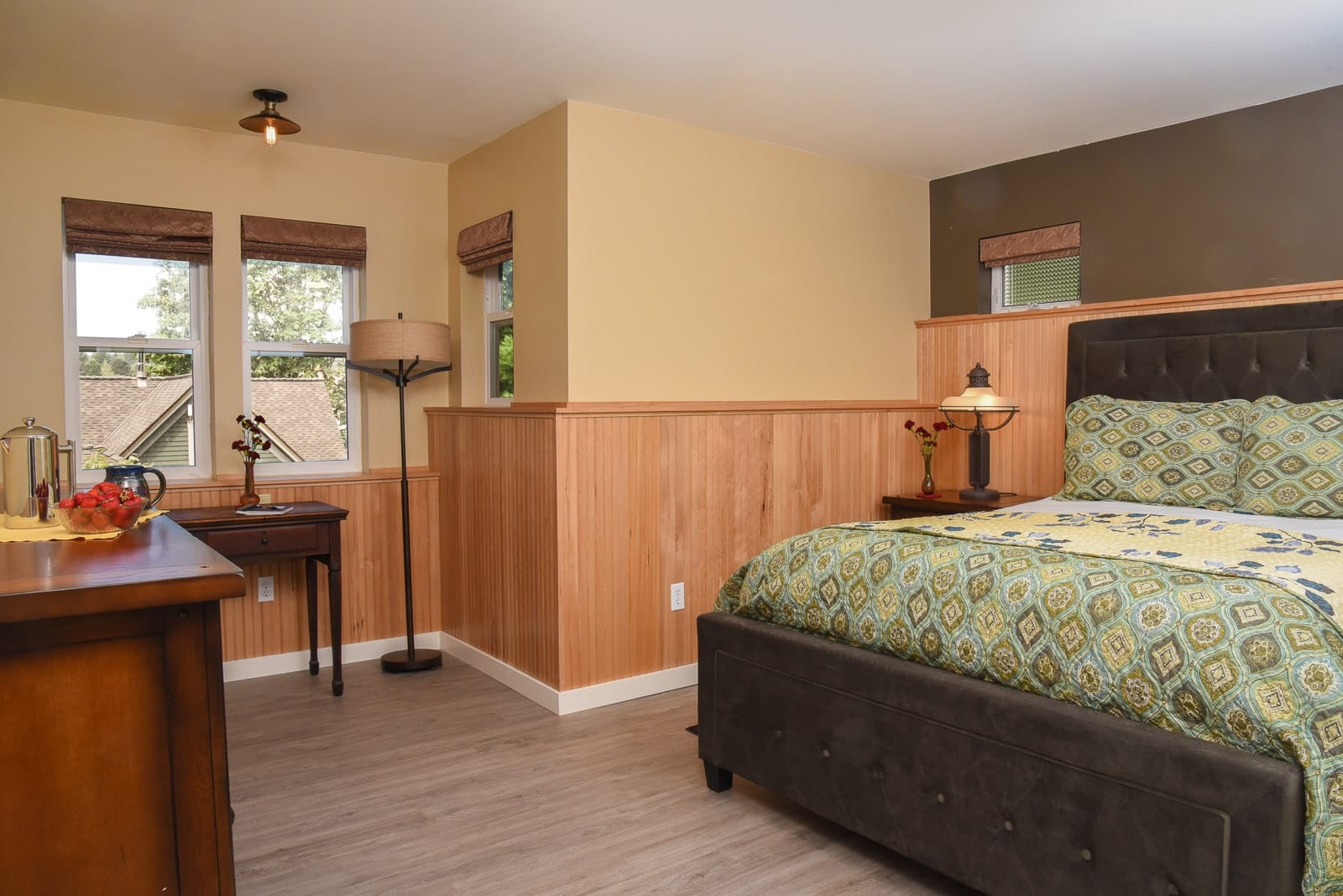 After hiking to the Cattle Point lighthouse, you'll love retreating to our cozy Friday Harbor Hotel 