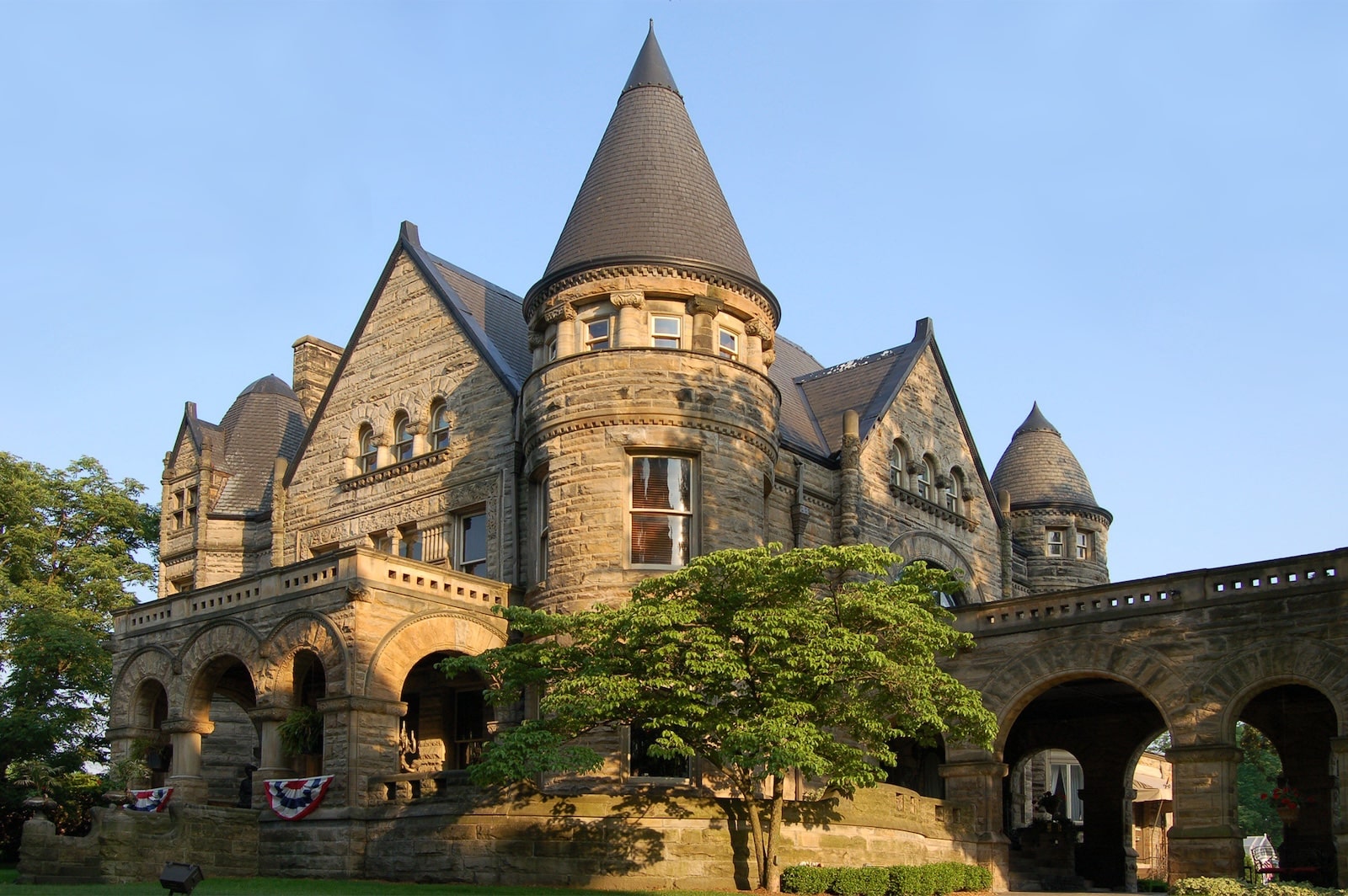 After exploring Pymatuning State Park head back to our beautiful castle as your lodging in Sharon