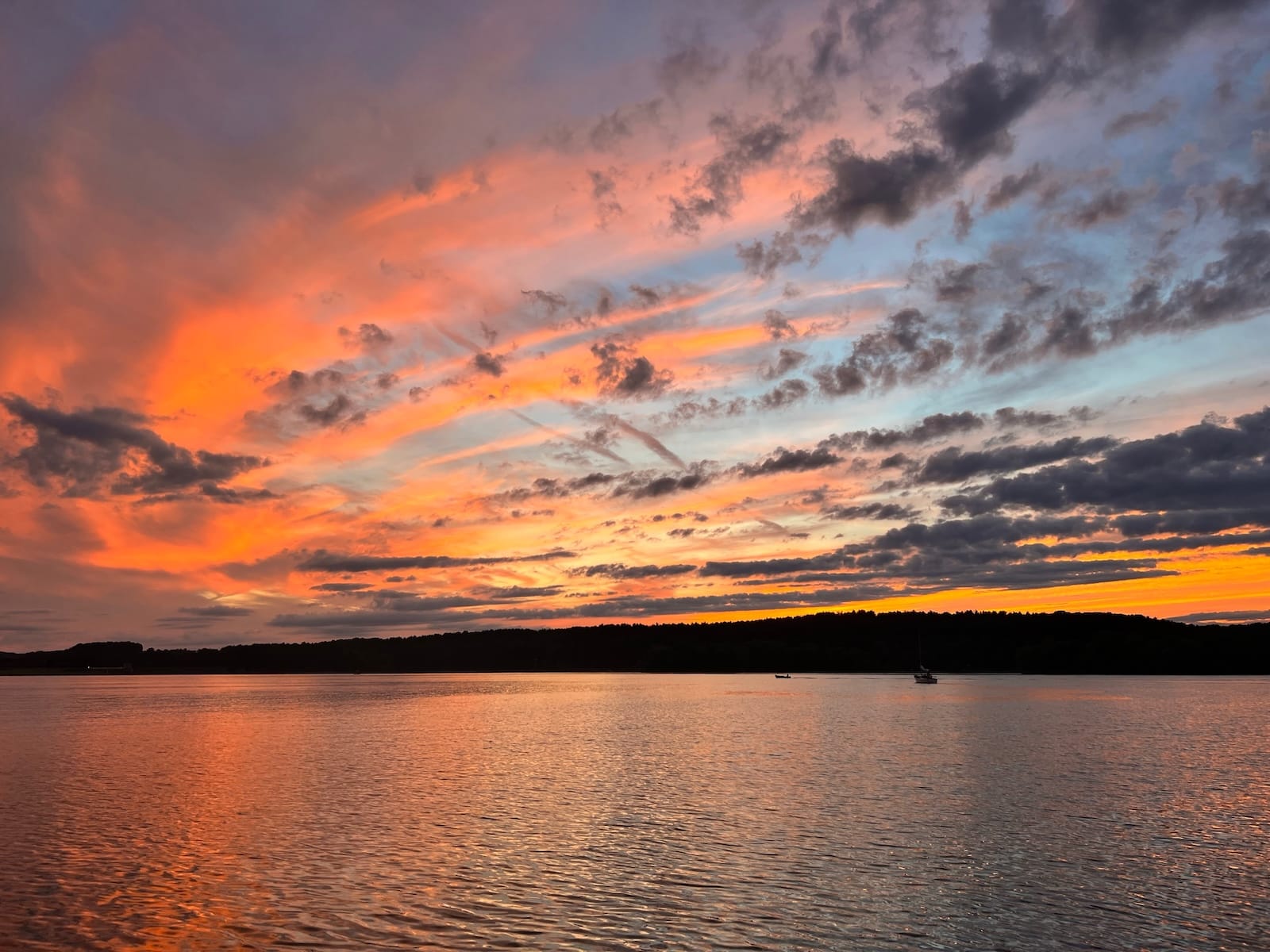 Catching the sunset at Pymatuning State Park is one of the best things to do in Mercer County