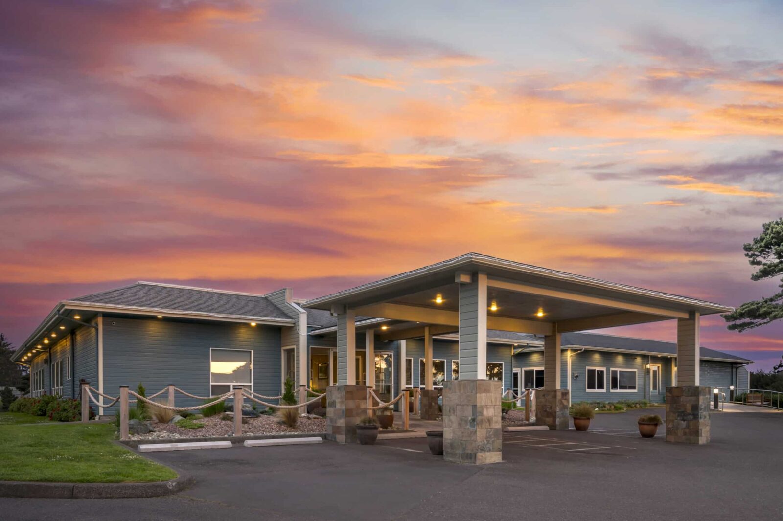 Entrance to Inn at Face Rock at sunset.