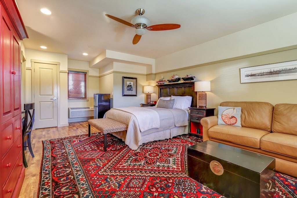 Our bainbridge Island hotel is just across the street from Pegasus Coffee