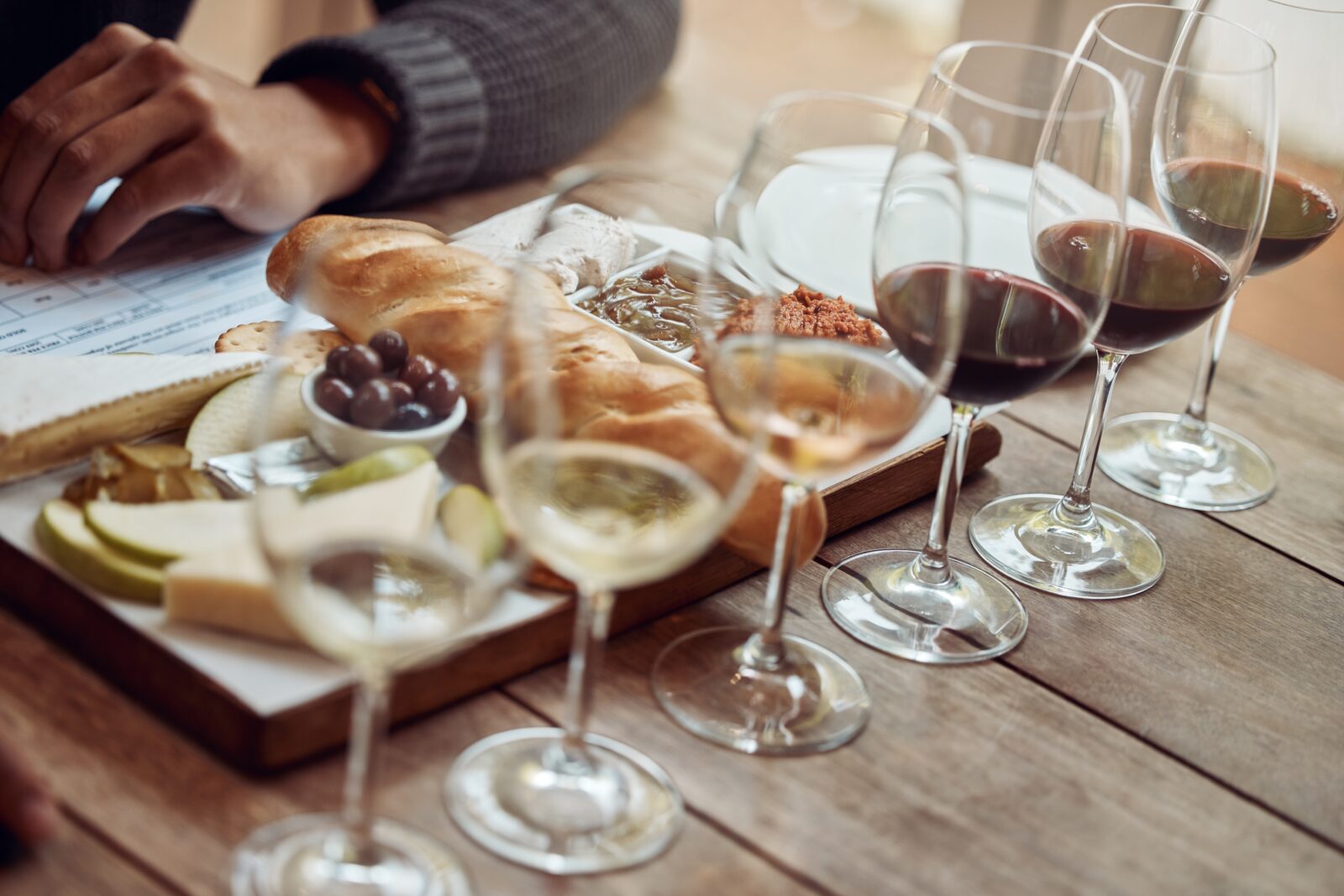 Hood River Wine Tasting with Cheese Board