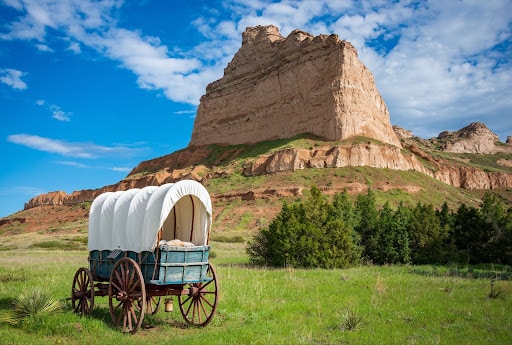 Dramatic rock formations and sweeping plains at Scotts Bluff National Monument in western Nebraska