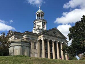 The Old Courthouse in Vicksburg, one of the most haunted places in Misssissippi