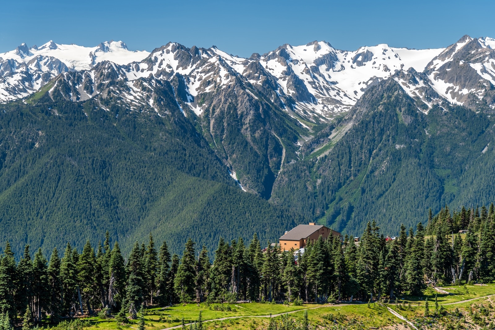 The Hurricane Ridge viewpoint of Olympic National park in Washington, great for anniversary getaway ideas.